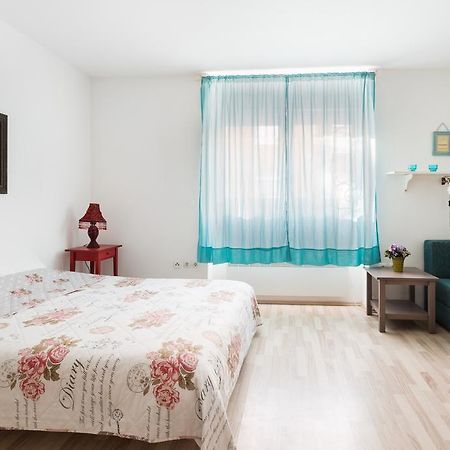 Apartment Roza ซาเกร็บ ภายนอก รูปภาพ