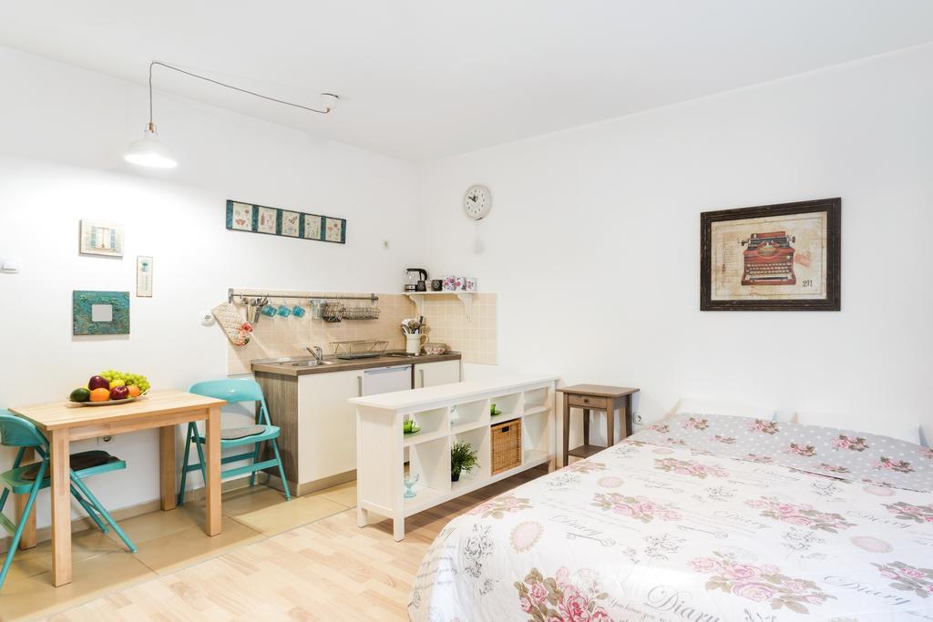 Apartment Roza ซาเกร็บ ภายนอก รูปภาพ